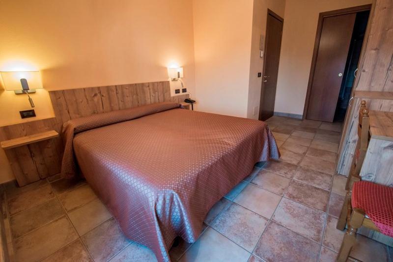 Ristorante Albergo Da Maurizio Cravanzana Екстер'єр фото
